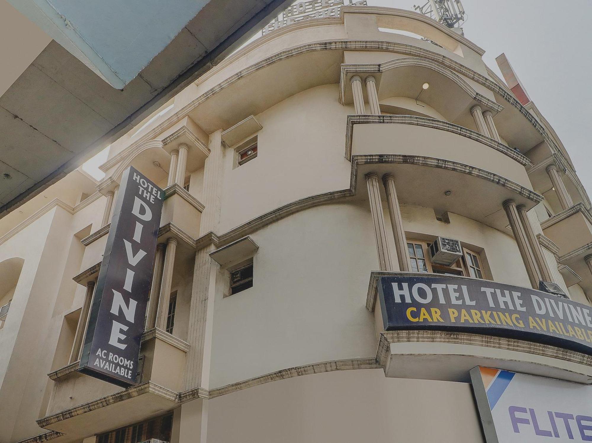 โอโย 73432 โฮเทล ดีไวน์ Hotel อัมริตสา ภายนอก รูปภาพ
